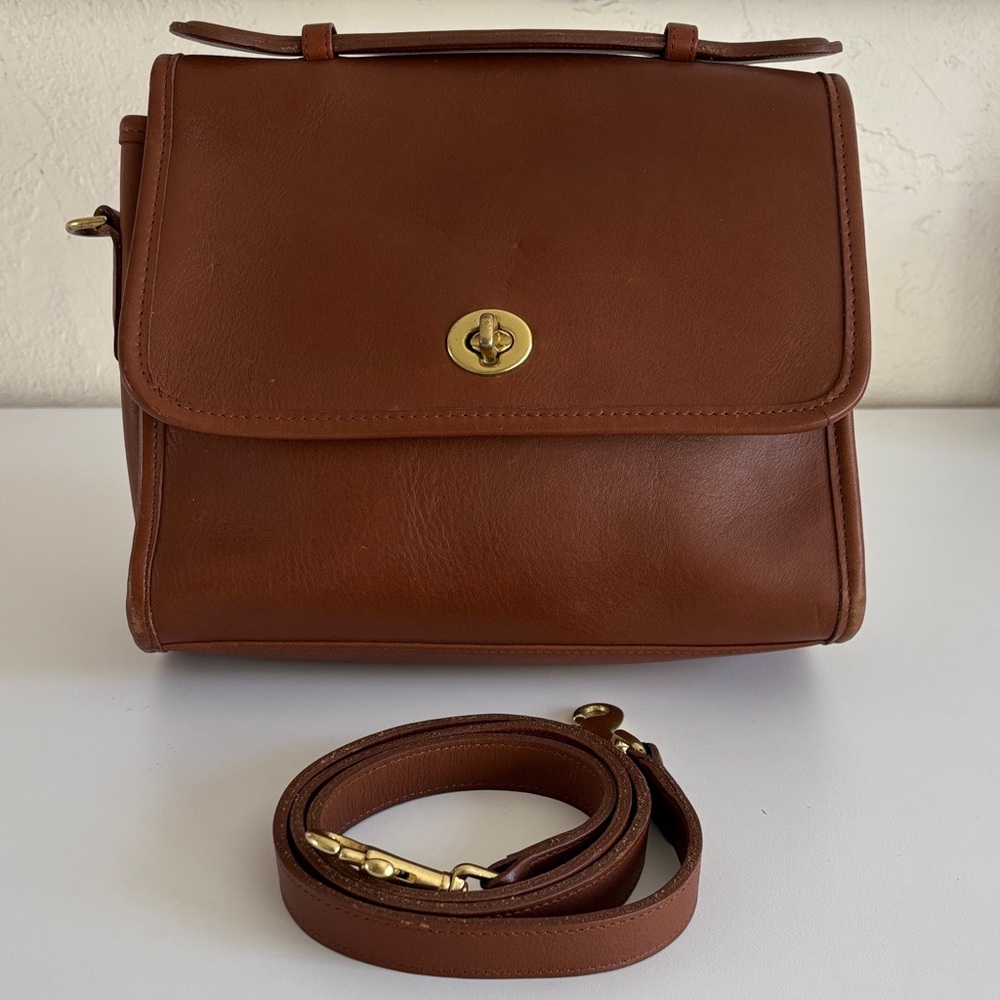 Coach Vintage Brown Leather 9870 Court Crossbody‎ Bag